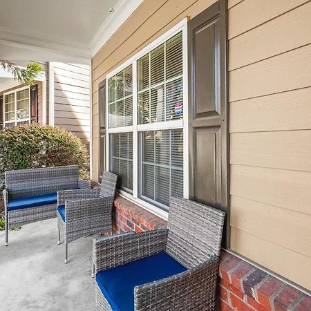 Villa Calming Grey Townhouse With Jacuzzi Bathtub Atlanta Exterior foto