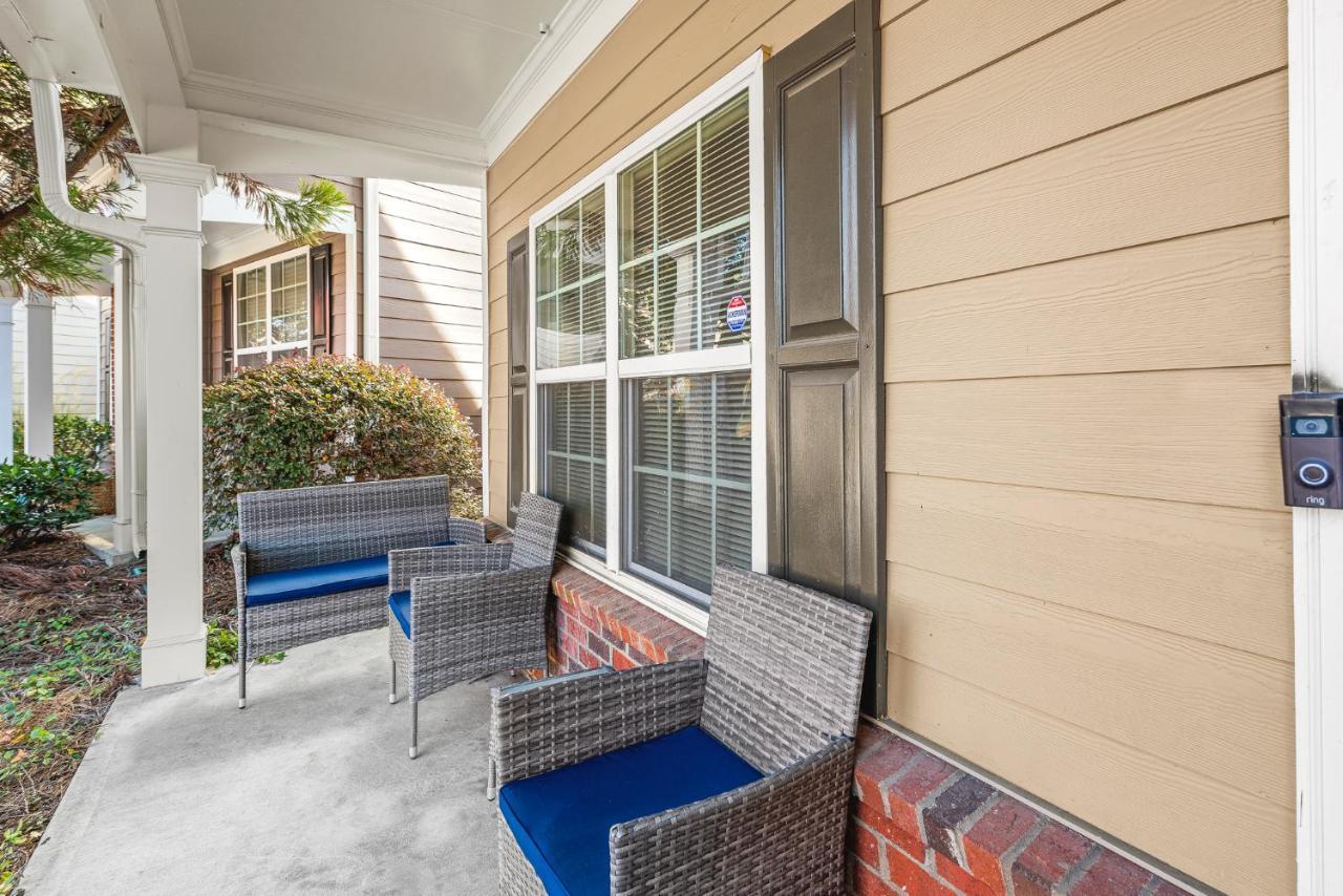 Villa Calming Grey Townhouse With Jacuzzi Bathtub Atlanta Exterior foto